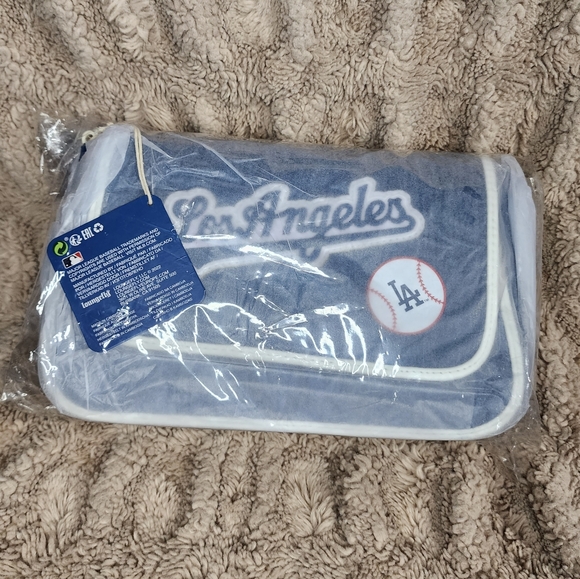 LOUNGEFLY LA Dodgers Crossbody Bag - Picture 3 of 7